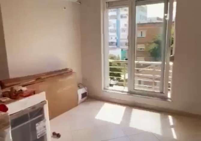 Ofrojme me qera Ambient 2+1+2 per zyra te ndryshme Biznesi. Zona qender rruga e Kavajes prane Kishes