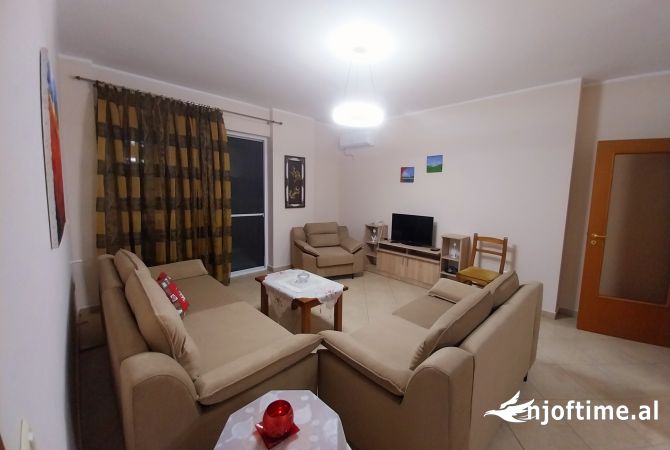 Shtepi me qera 3+1 ne Tirane - 900 Euro