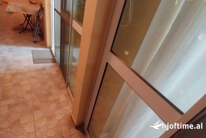 Shtepi me qera Apartament ne Tirane, 3+1, Mobilimi E mobiluar, Pagesa 900  Euro.