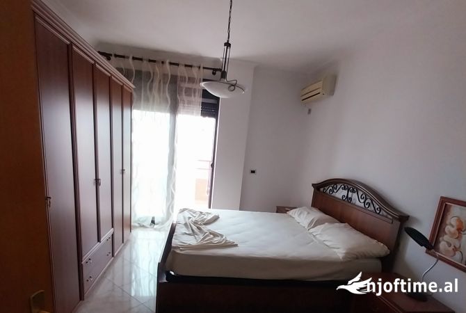 Shtepi me qera 2+1 ne Tirane - 800 Euro