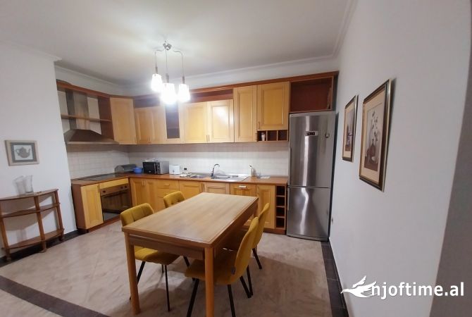 Shtepi me qera 2+1 ne Tirane - 800 Euro