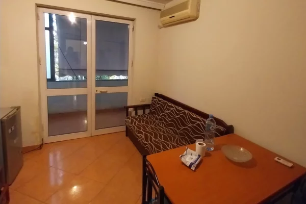 Shtepi me qera 1+1 ne Tirane - 40,000 Leke