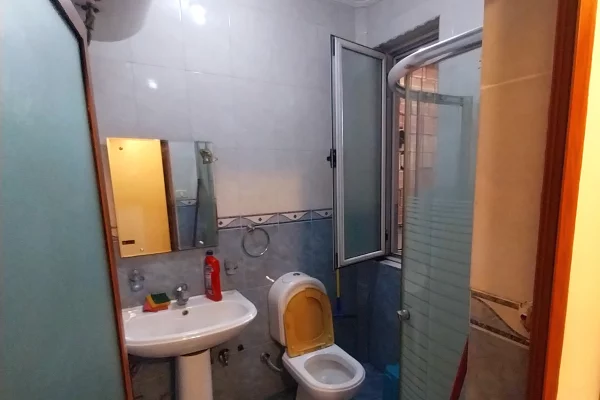 Shtepi me qera 1+1 ne Tirane - 40,000 Leke