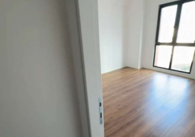 Me qera Apart/Ambient 2+1+2 PER ZYRA TE NDRYSHME BIZNESI/Sherbimesh. ZONA KOMPLEKS ARLIS, RR E DIBRE