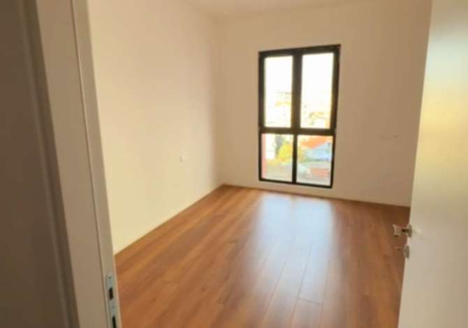Ambient biznesi me qera 3+1 ne Tirane - 600 Euro
