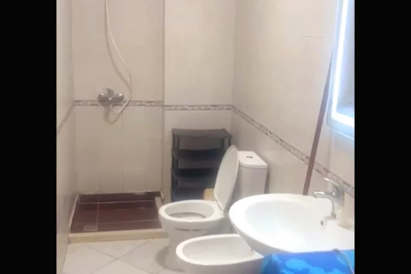 Shtepi me qera 1+1 ne Tirane - 42,000 Leke