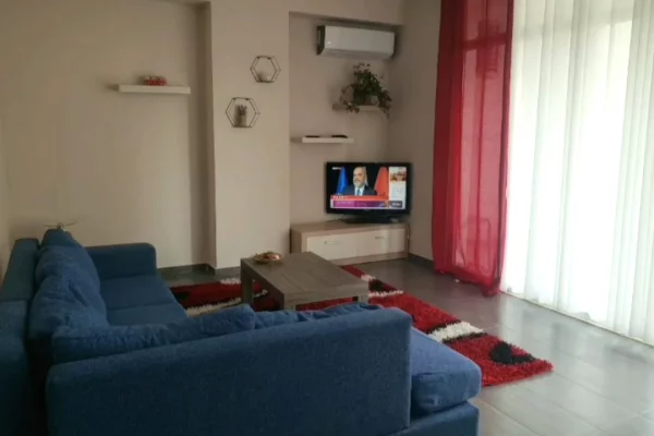 Shtepi me qera 2+1 ne Tirane - 70,000 Leke