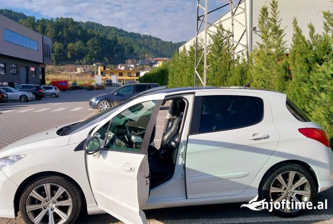 Makina ne shitje  ne Tirane - 5,000 Euro