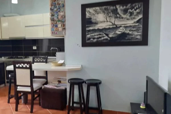 OKAZION, ME QERA 🏙️ APART I RI 2+1 TË MOBILUAR. ZONA NË FILLIM TË ASTIRIT PRANË BAR ARTISTI📍TIRANË.