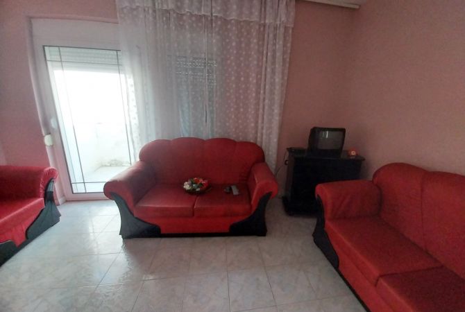 Mobili ed elettrodomestici  a Valona - 600 Euro