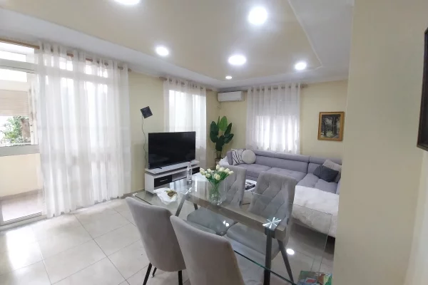 Shtepi me qera 1+1 ne Tirane - 55,000 Leke