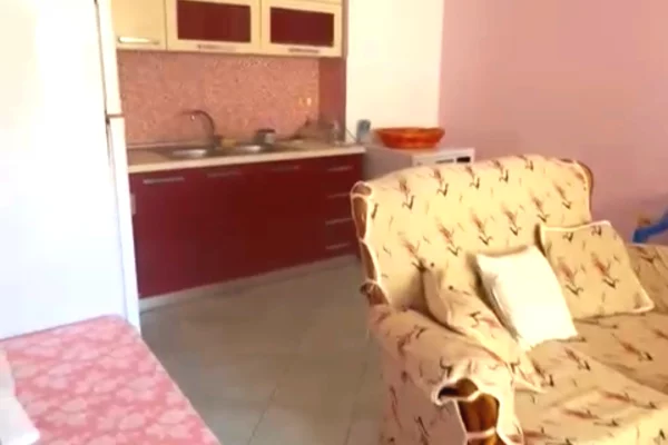 Shtepi me qera 2+1 ne Tirane - 35,000 Leke