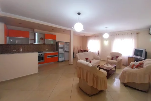 Appartamento in affitto a Tirana 3+1, Arredato