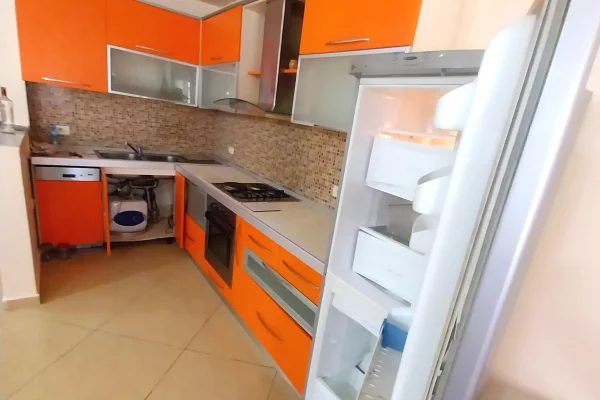 Appartamento in affitto a Tirana 3+1, Arredato