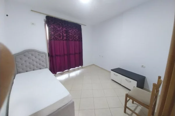Shtepi me qera Apartament ne Tirane, 2+1, Mobilimi E mobiluar, Pagesa 45,000  Leke.