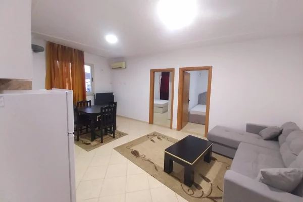 Shtepi me qera Apartament ne Tirane, 2+1, Mobilimi E mobiluar, Pagesa 45,000  Leke.