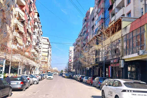 ME QERA APART 1+1 MOBILUAR. ZONA MIDIS ASTIRIT/YZBERISHT  PRANË NELA6📍TIRANË.
