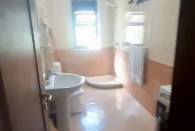 Shtepi me qera Apartament ne Tirane, 2+1, Mobilimi E mobiluar, Pagesa 500  Euro.