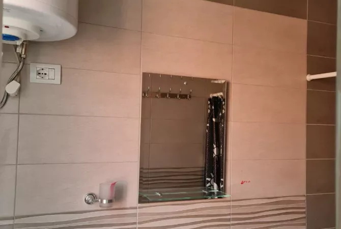 Shtepi me qera Shtepi Private ne Tirane, 1+1, Mobilimi E mobiluar, Pagesa 500  Euro.