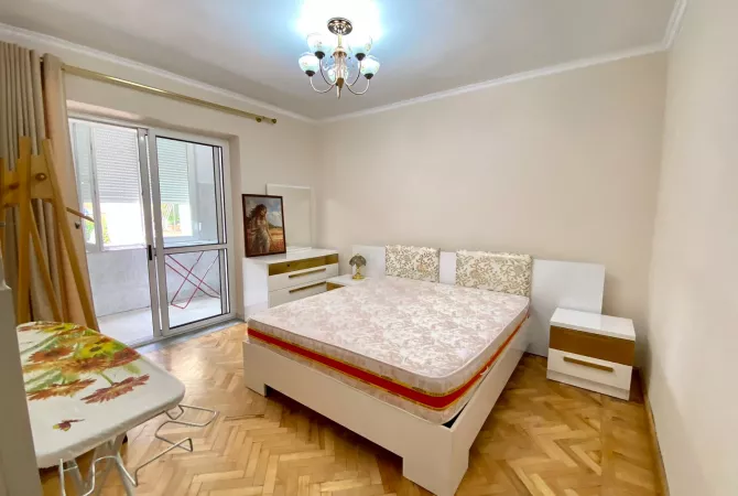 Shtepi me qera Apartament ne Tirane, 2+1, Mobilimi E mobiluar, Pagesa 700  Euro.