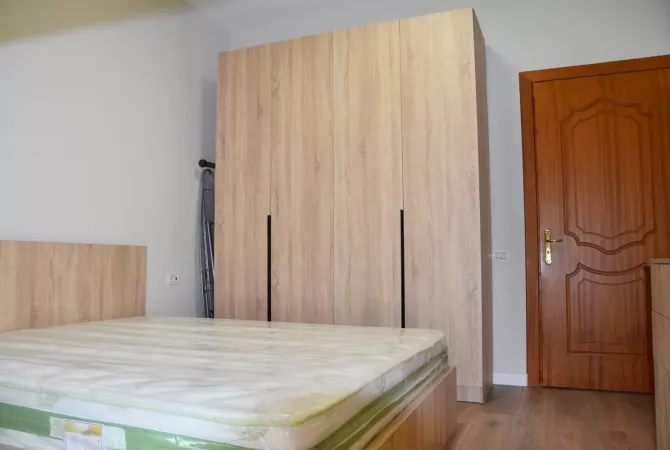 Shtepi me qera Apartament ne Tirane, 1+1, Mobilimi E mobiluar, Pagesa 600  Euro.