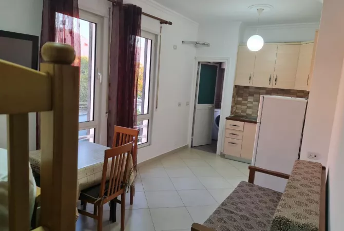 Shtepi me qera Garsoniere ne Tirane - 38,000 Leke