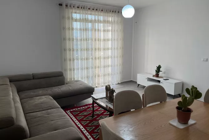 Shtepi me qera 2+1 ne Tirane - 700 Euro