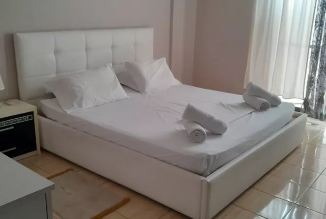 Shtepi me qera 1+1 ne Tirane - 75,000 Leke