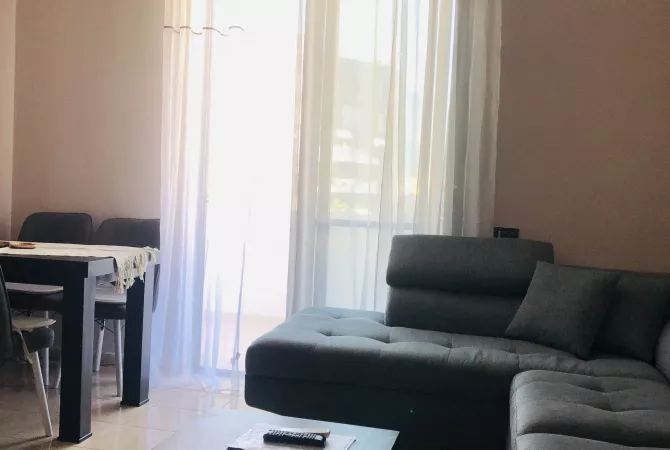 Shtepi me qera Apartament ne Tirane, 1+1, Mobilimi E mobiluar, Pagesa 75,000  Leke.