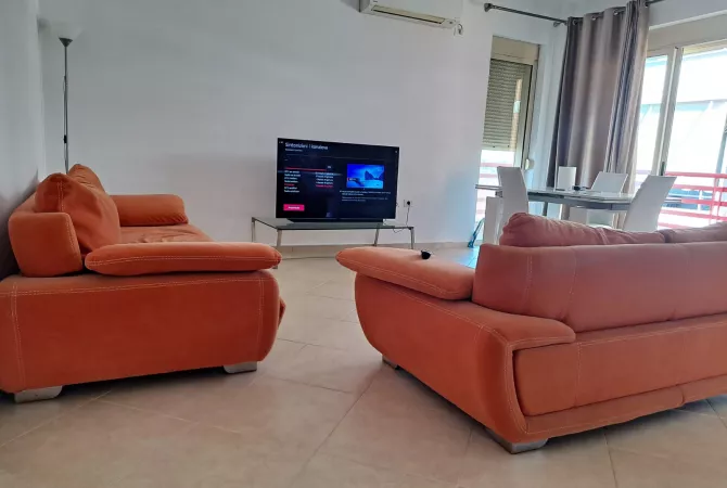 Shtepi me qera 2+1 ne Tirane - 1,000 Euro