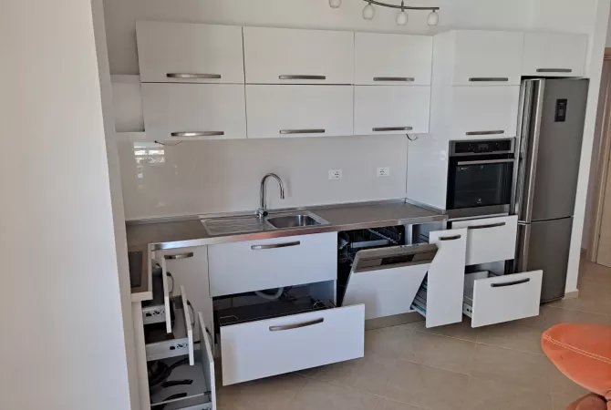 Shtepi me qera Apartament ne Tirane, 2+1, Mobilimi E mobiluar, Pagesa 1,000  Euro.