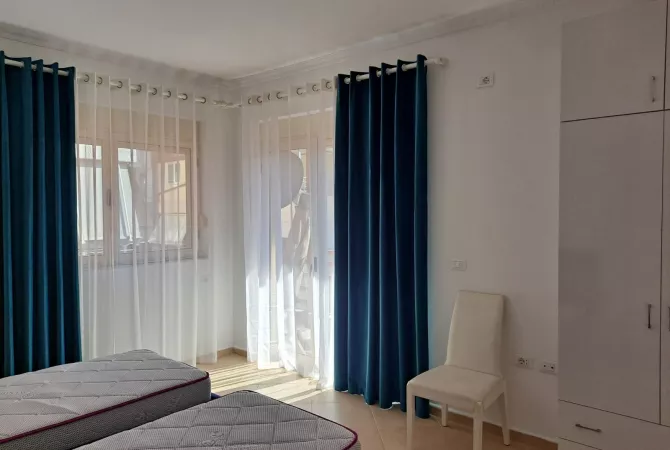 Shtepi me qera Apartament ne Tirane, 2+1, Mobilimi E mobiluar, Pagesa 1,000  Euro.