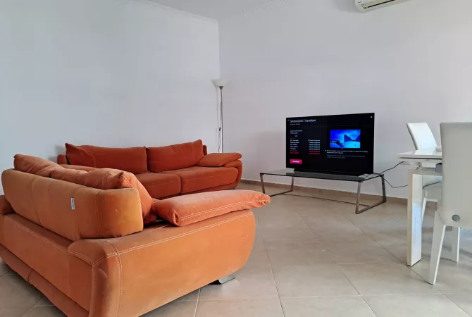 Shtepi me qera 2+1 ne Tirane - 1,000 Euro