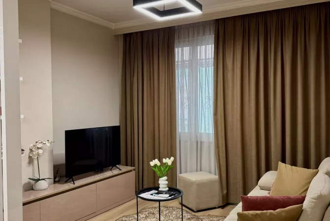 Shtepi me qera 1+1 ne Tirane - 900 Euro
