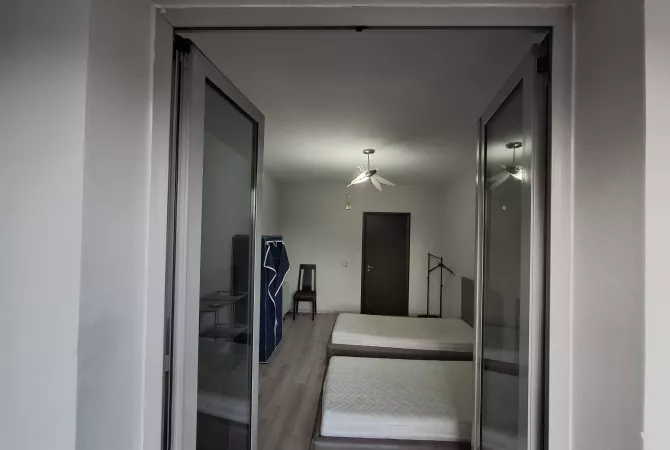 Shtepi me qera Apartament ne Tirane, 2+1, Mobilimi E mobiluar, Pagesa 650  Euro.