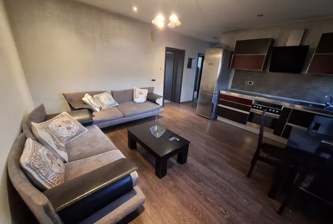 Shtepi me qera 2+1 ne Tirane - 650 Euro