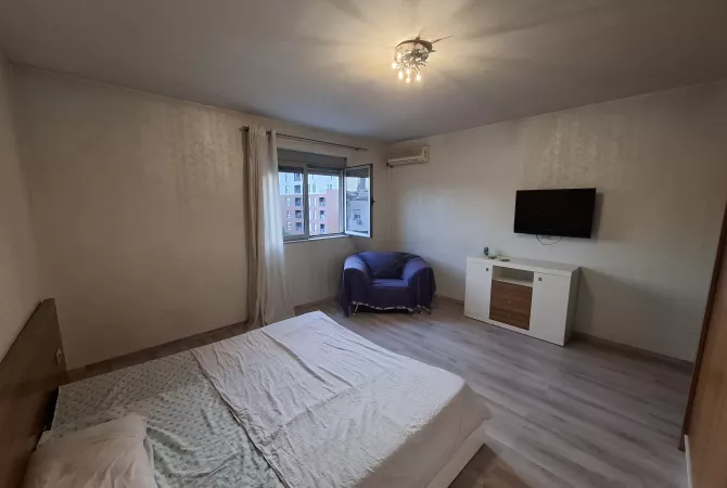 Shtepi me qera Apartament ne Tirane, 2+1, Mobilimi E mobiluar, Pagesa 650  Euro.