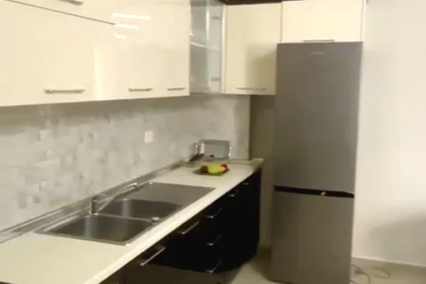 Shtepi me qera 2+1 ne Tirane - 40,000 Leke