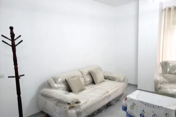 Shtepi me qera 2+1 ne Tirane - 60,000 Leke