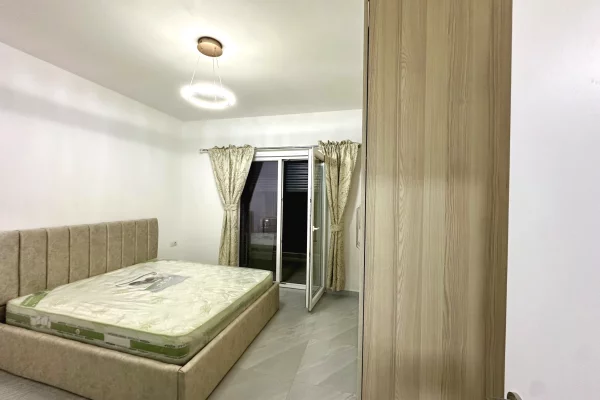 Shtepi me qera Apartament ne Tirane, 2+1, Mobilimi E mobiluar, Pagesa 60,000  Leke.