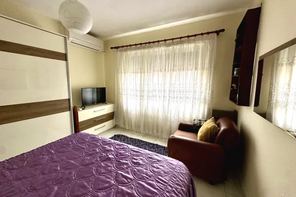 Shtepi me qera 1+1 ne Tirane - 420 Euro