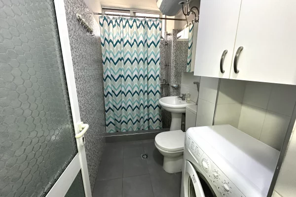 Shtepi me qera Apartament ne Tirane, 1+1, Mobilimi E mobiluar, Pagesa 420  Euro.