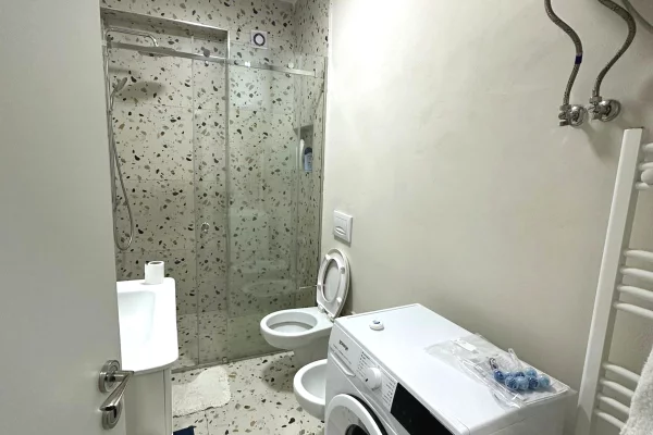 Shtepi me qera Apartament ne Tirane, 2+1, Mobilimi E mobiluar, Pagesa 700  Euro.