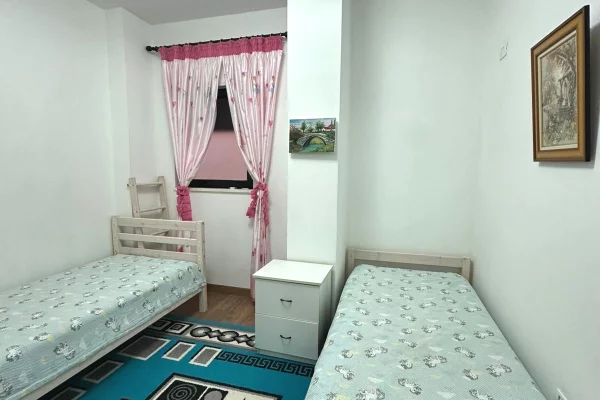 Shtepi me qera Apartament ne Tirane, 2+1, Mobilimi E mobiluar, Pagesa 700  Euro.