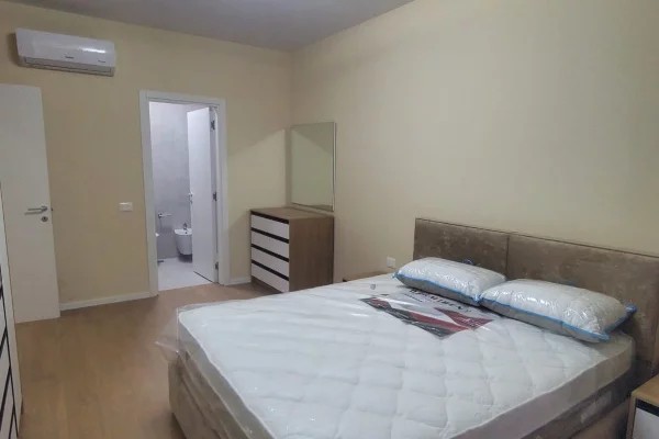 Shtepi me qera Apartament ne Tirane, 2+1, Mobilimi E mobiluar, Pagesa 1,300  Euro.