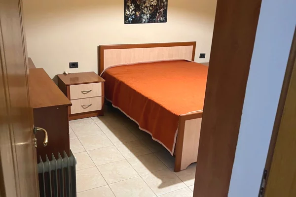 Shtepi me qera Apartament ne Tirane, 2+1, Mobilimi E mobiluar, Pagesa 53,000  Leke.