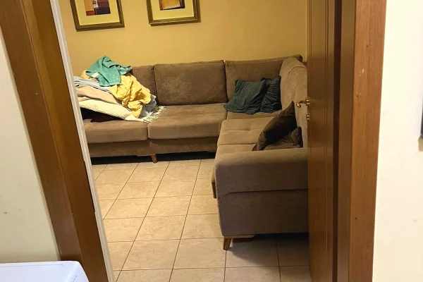 Shtepi me qera 2+1 ne Tirane - 53,000 Leke