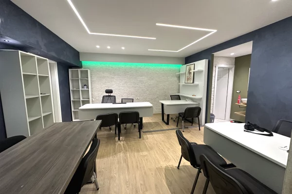 Ambient biznesi 82 m ne shitje Komuna e Parisit! 