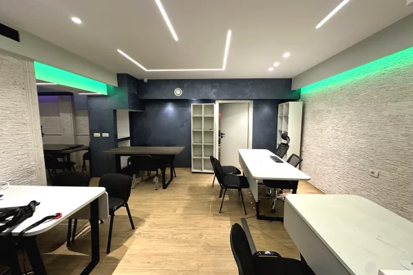 Ambient biznesi 82 m ne shitje Komuna e Parisit! 