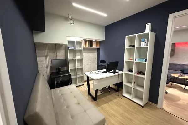 Business Property in Sale 3+1 in Tirana - 12,800,000 Leke